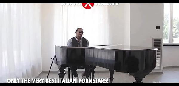  Vittoria Risi have anal sex with piano teacher